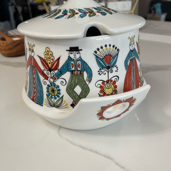 FIGGJO NORWAY SAGA MODERN  SOUP TUREEN WITH LADLE SILKSCREEN NORSKE FOLK - Picture 3 of 8